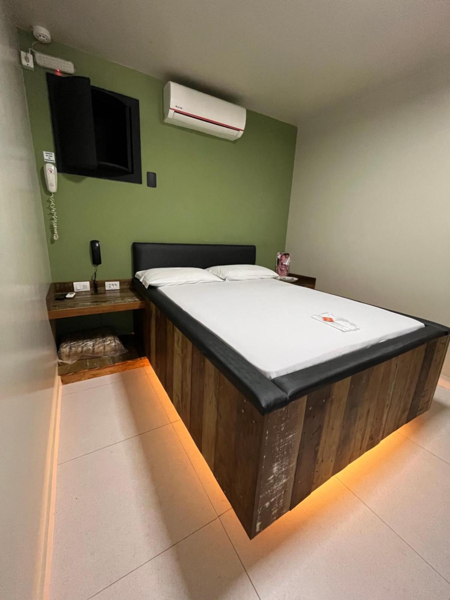 Lemonte Motel Бруски Экстерьер фото